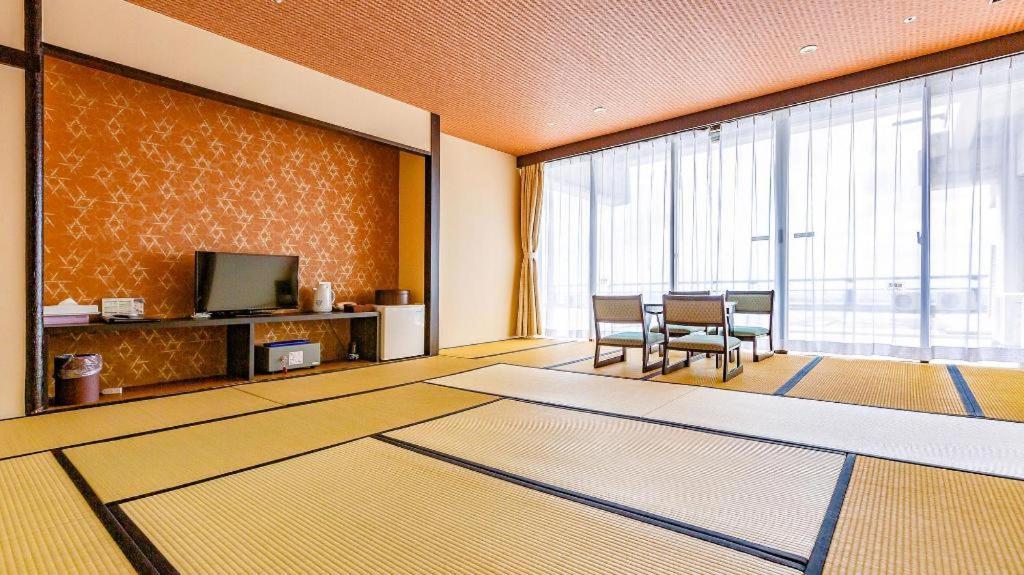 Ooedo Onsen Monogatari Minoh Kanko Hotel Exterior photo